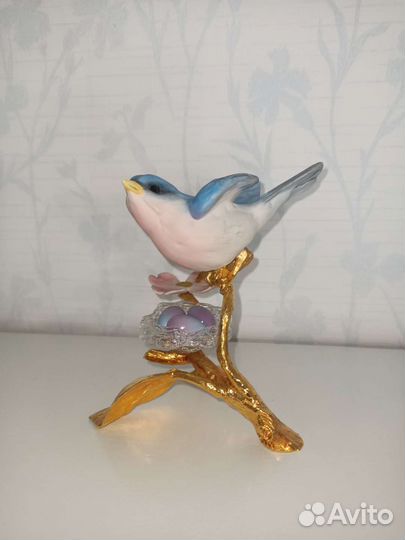 Статуэтка птичка с гнездом Малайзия