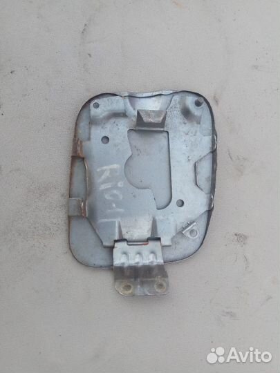 Лючок бензобака Киа Рио Kia Rio 1