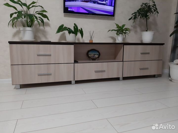 Тумба под телевизор