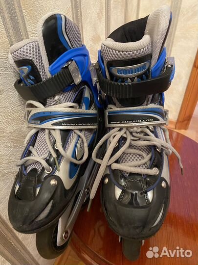 Роликовые коньки