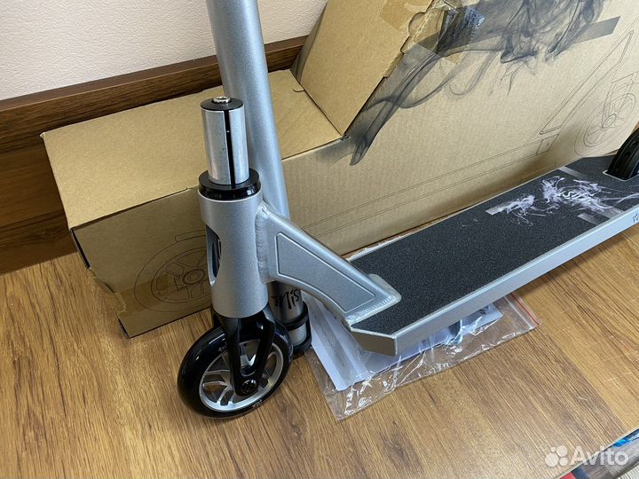 Трюковой самокат tech team Mist