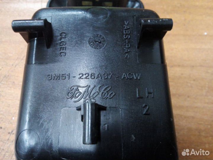 Накладка ручки внутренней передняя левая Ford