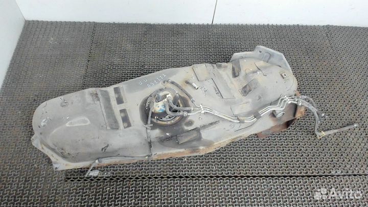 Бак топливный Nissan Elgrand, 1998