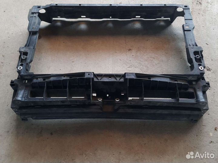 Передняя панель телевизор Volkswagen Tiguan 2