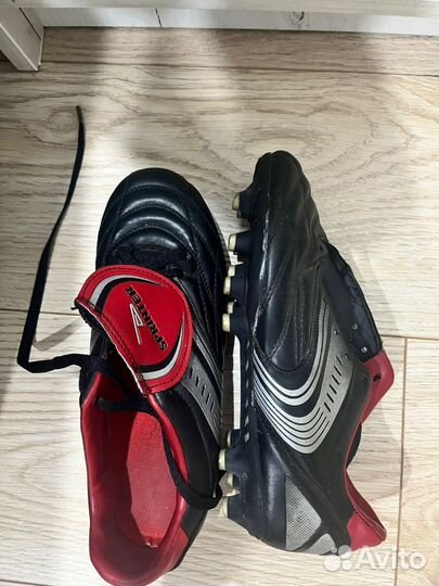 Детские футбольные бутсы