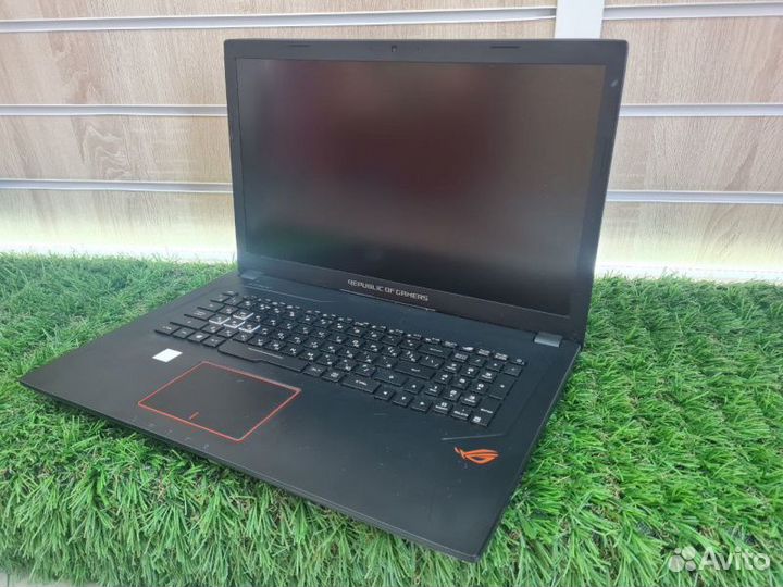 Ноутбук asus Striks