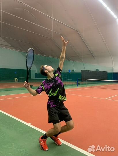 Тренер по большому теннису