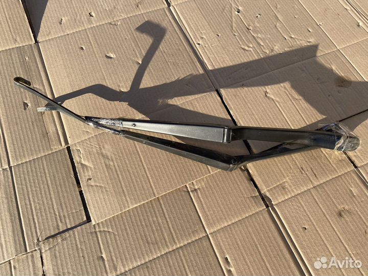 Поводок дворника Toyota RAV4 XA20