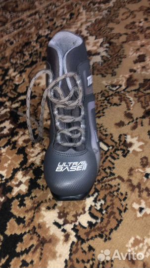 Продам лыжные ботинки