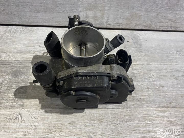 Дроссельная заслонка Volkswagen Passat B5