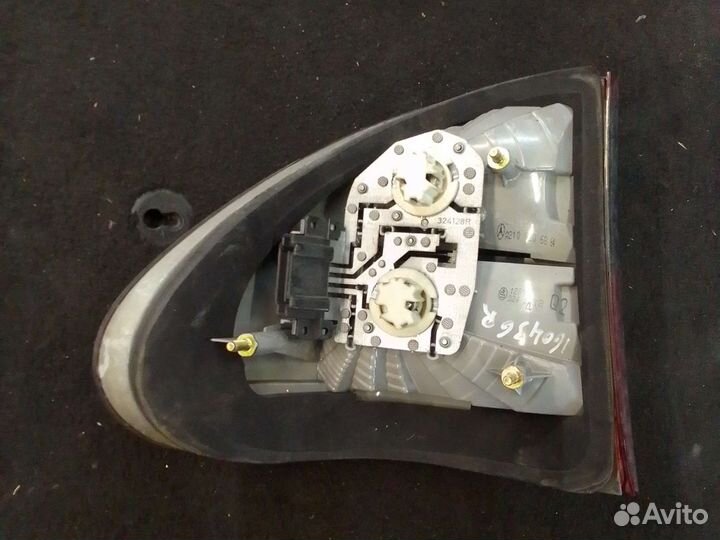 Фонарь задний правый (R) Mercedes-Benz 210