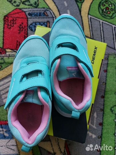 Кроссовки для девочки 30 размер