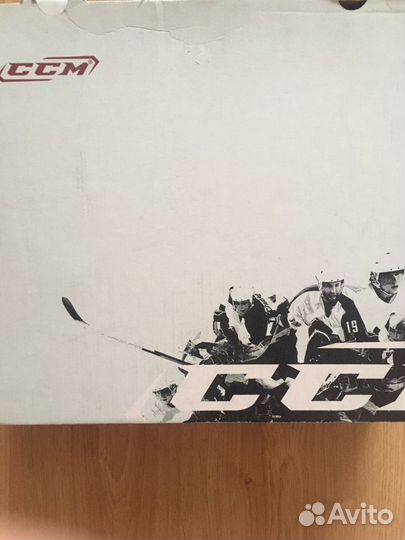 Коньки хоккейные