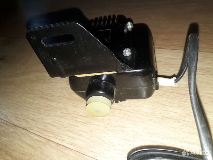 Двигатель для швейной машины с педалью