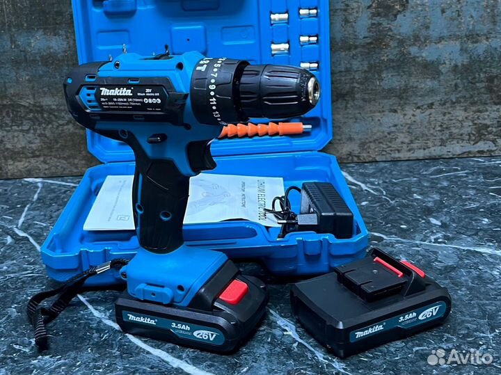 Шуруповерт ударный makita 26V с насадками