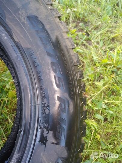 Pirelli Ice Zero 2 215/65 R16