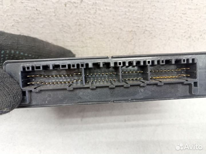 Блок управления двигателем 1860A318