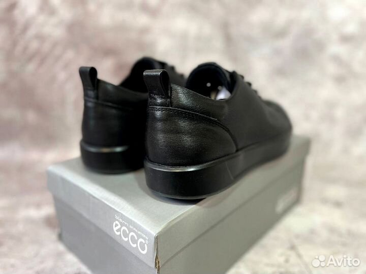 Кроссовки Ecco модные
