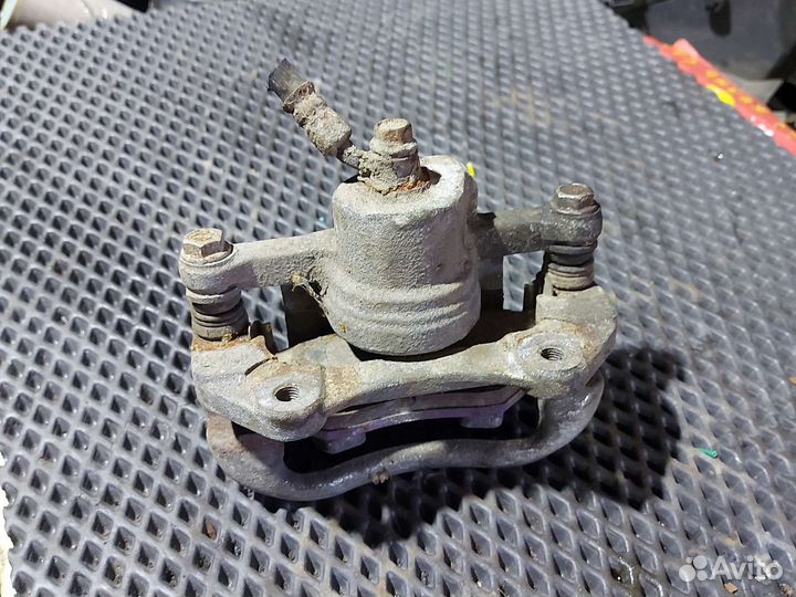 Суппорт задний левый для Chevrolet Epica