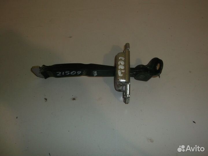 Ограничитель двери задней левой (Kia Ceed)