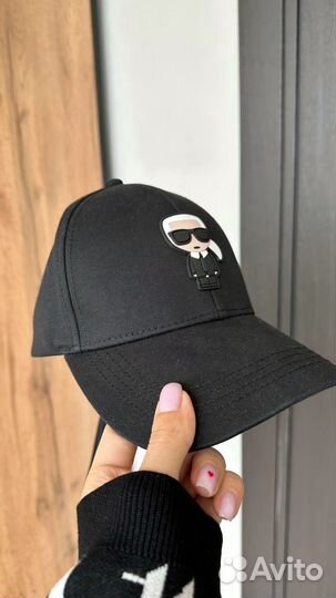 Karl lagerfeld кепка