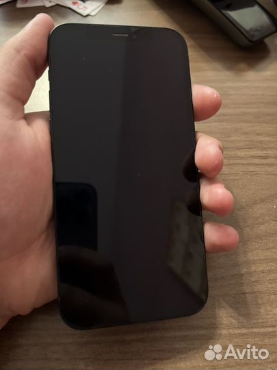 Телефон iPhone 12 64гб