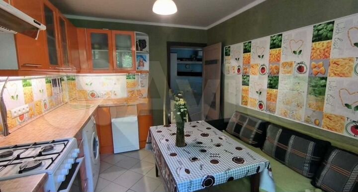 2-к. квартира, 43 м², 3/3 эт.