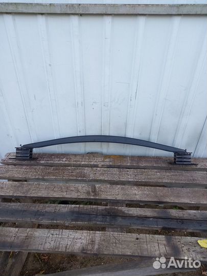 Задний усилитель бампера на ладу весту