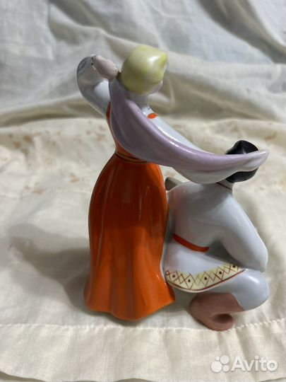 Статуэтка Русский танец с балалайкой