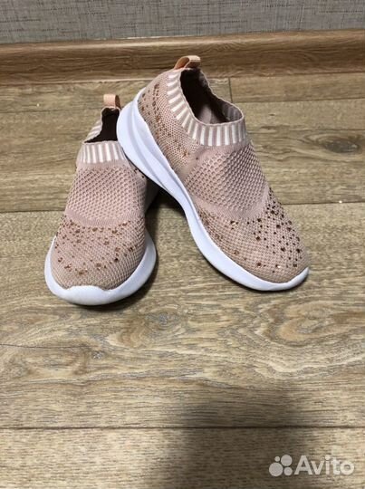 Кроссовки на девочку