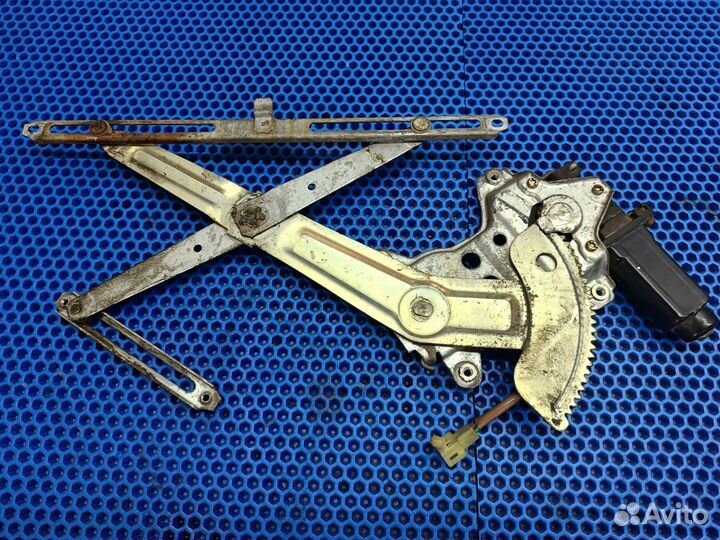 Стеклоподъемник задний правый Toyota carina T170