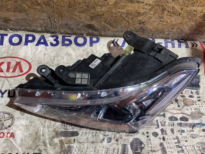 Левая фара Hyundai Genesis G70 2017-2021