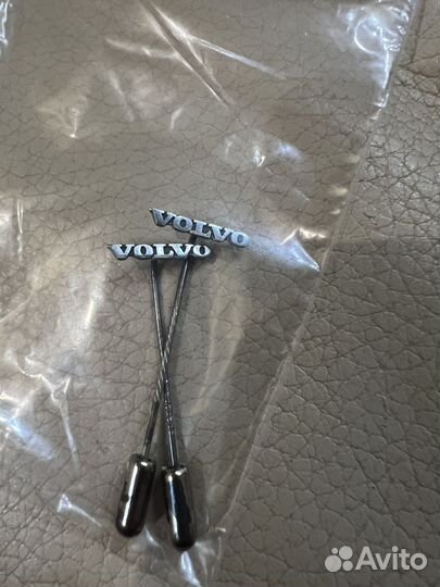Значки Volvo фирменные