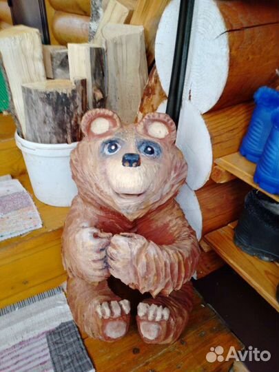 Медведь и другие фигуры из дерева