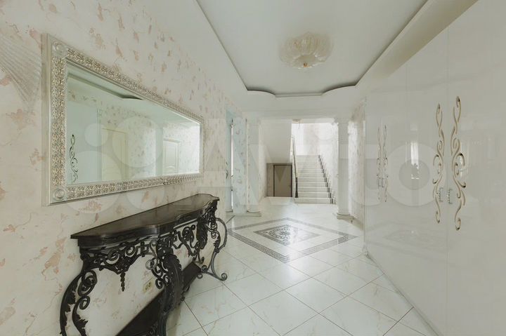 Дом 385 м² на участке 12,4 сот.