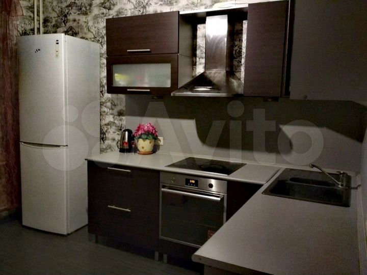 1-к. квартира, 42 м², 4/10 эт.