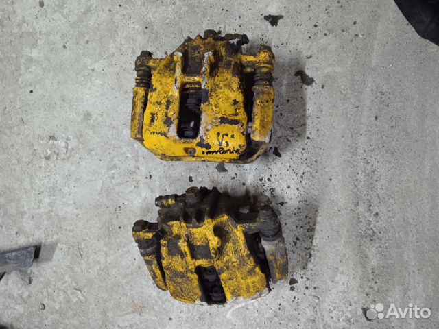 Передний суппорт Mitsubishi carisma митсубиси