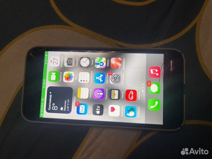 Телефон iPhone se 2020