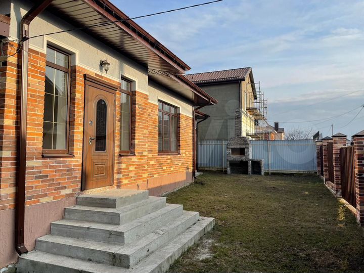 Дом 180 м² на участке 4 сот.