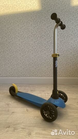 Детский самокат трехколесный