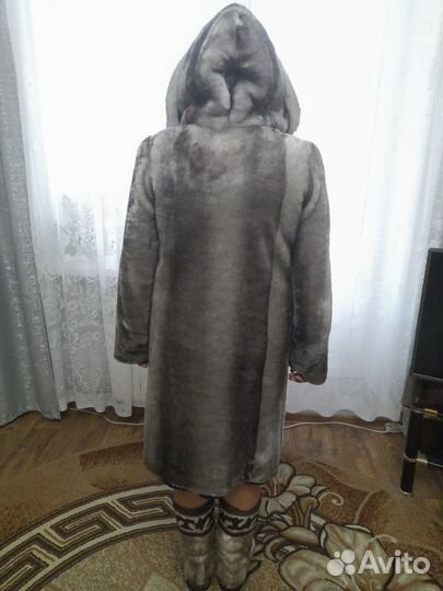 Шуба мутоновая с капюшоном р.52