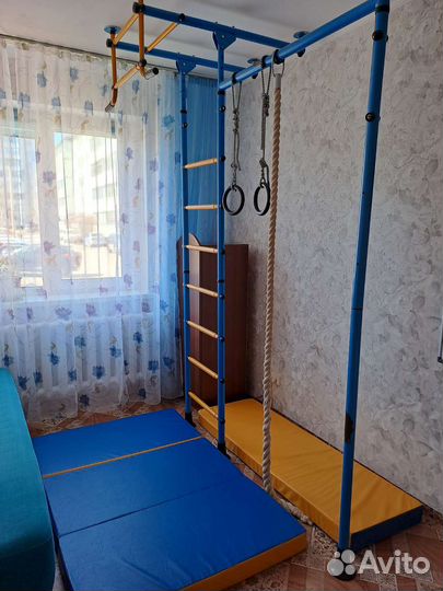 Спортивный уголок с двумя матами