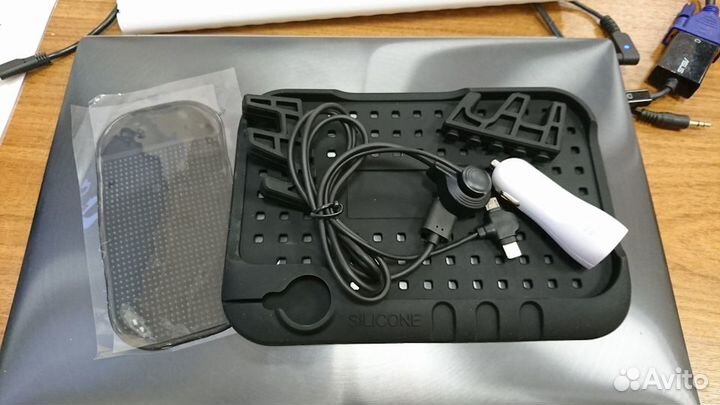 Автозарядное устройство с держателем