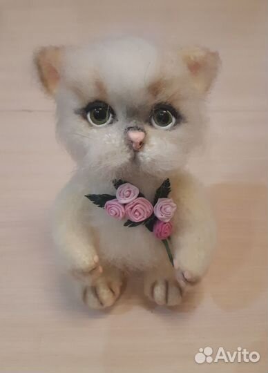 Кошка игрушка мягкая интерьерная