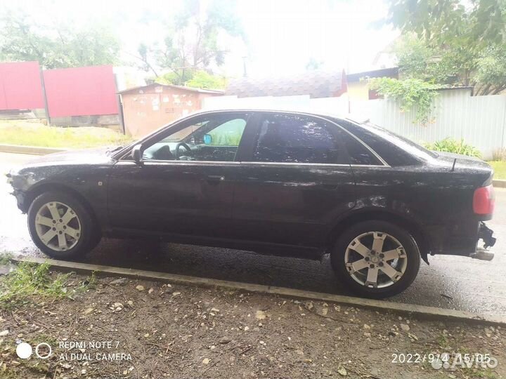 Audi A4 2.4 AT, 1999, битый, 210 000 км