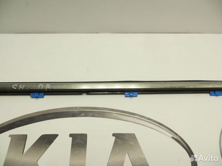 Молдинг стекла передний правый Mazda 6 GH