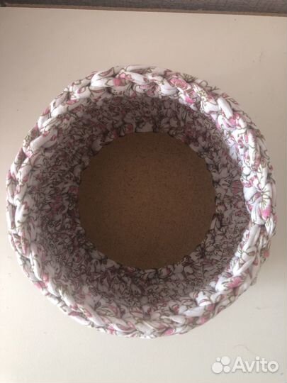 Вязанная корзинка