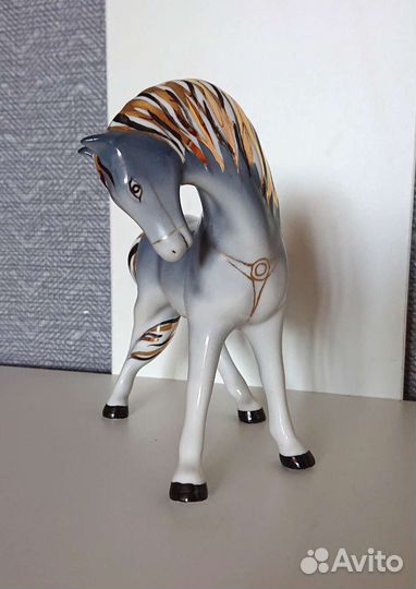 Лошадка фарфор Сысерть