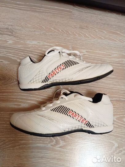 Спортивные женские кросовки