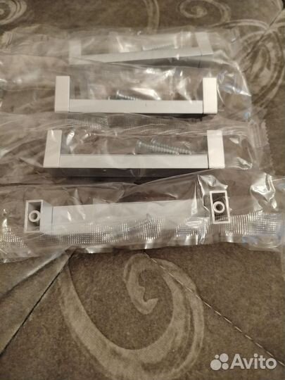 Мебельные ручки пластик